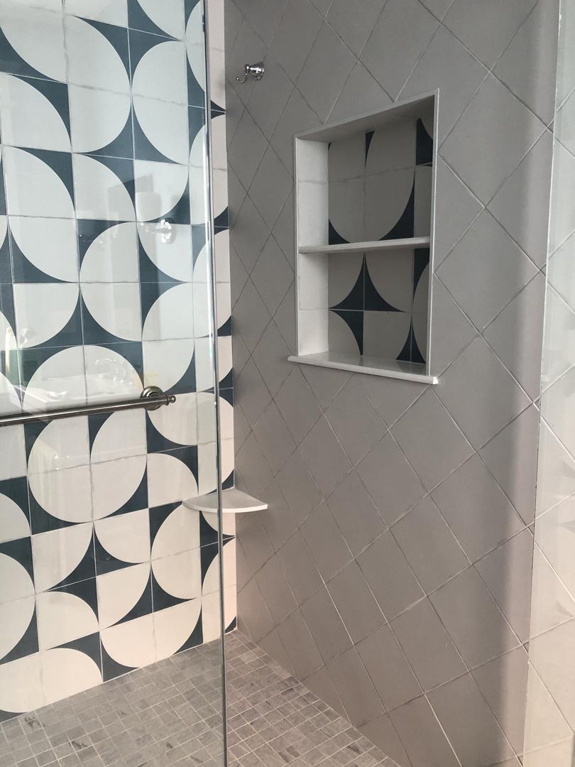 Wow in a random pattern shower makes a bold statement! Teresa Peruzzi, New Haven