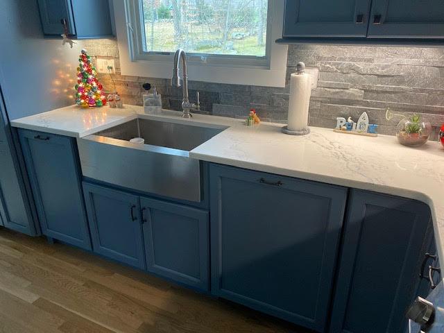 Patricia D. Shares her beautiful Astro Silver 6x24 ledgestone backsplash