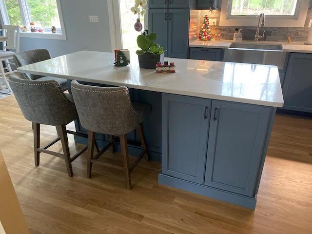 Patricia D. Shares her beautiful Astro Silver 6x24 ledgestone backsplash